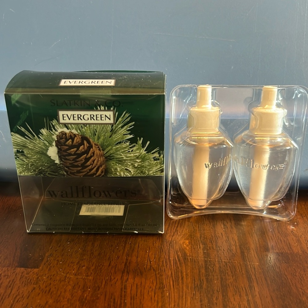 Bath and Body Works Slatkin & Co. Wallflower‎ Refills-Evergreen Scent